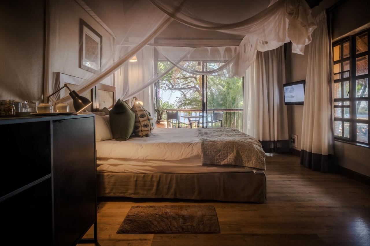 Chobe Marina Lodge Касане Экстерьер фото