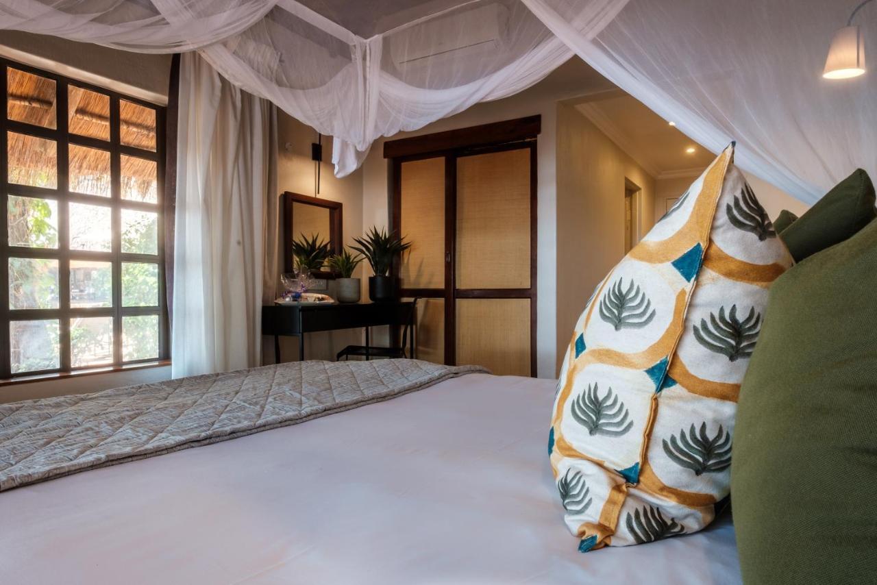 Chobe Marina Lodge Касане Экстерьер фото