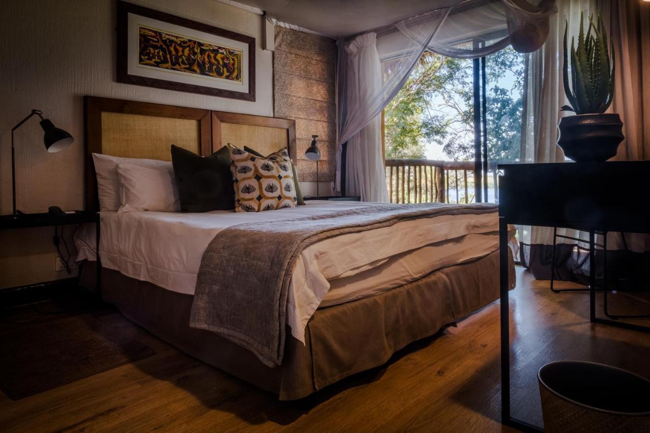 Chobe Marina Lodge Касане Экстерьер фото