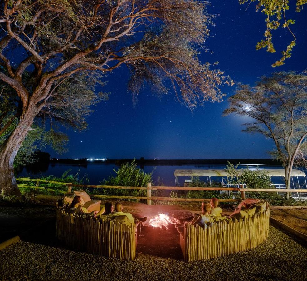 Chobe Marina Lodge Касане Экстерьер фото