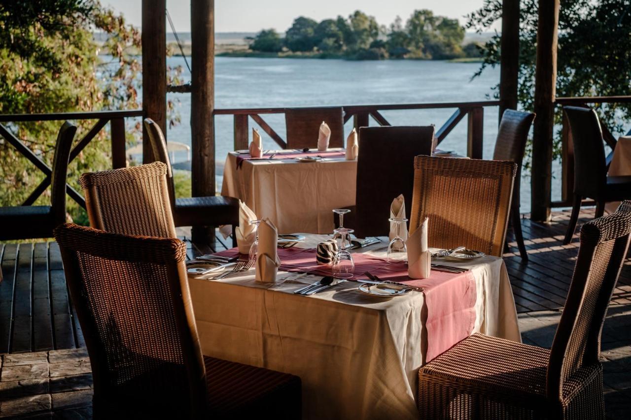 Chobe Marina Lodge Касане Экстерьер фото