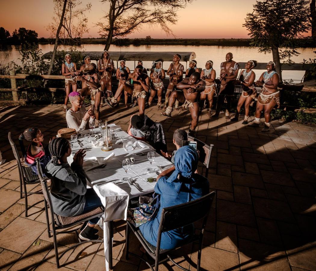 Chobe Marina Lodge Касане Экстерьер фото