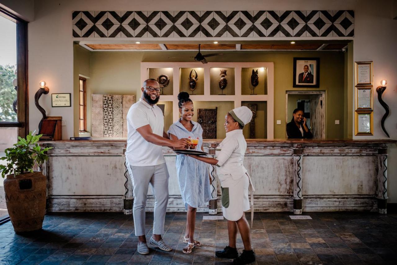Chobe Marina Lodge Касане Экстерьер фото